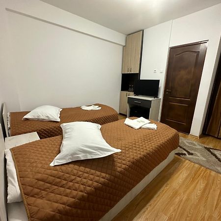 Casa Rustic Cazare 피테슈티 외부 사진