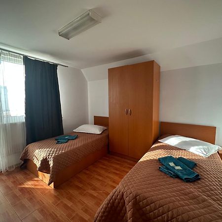 Casa Rustic Cazare 피테슈티 외부 사진