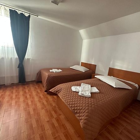 Casa Rustic Cazare 피테슈티 외부 사진