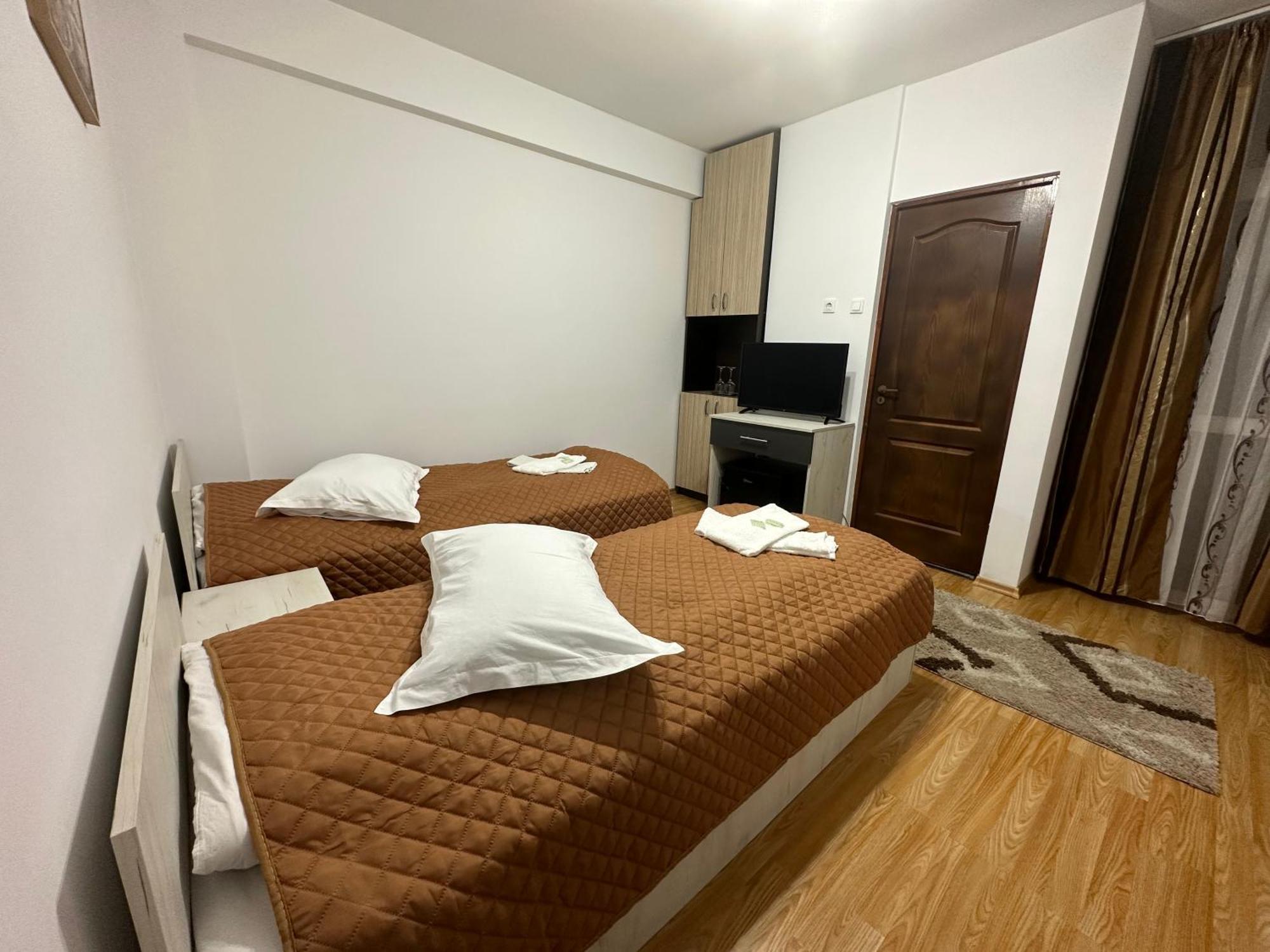 Casa Rustic Cazare 피테슈티 외부 사진